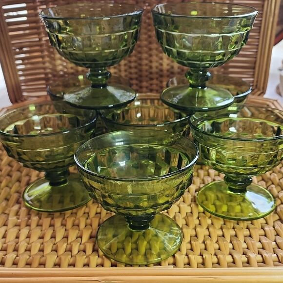 Vintage Set Of 8 Indiana Glass Dessert Icecream Compote Dishes - Picture 1 of 7